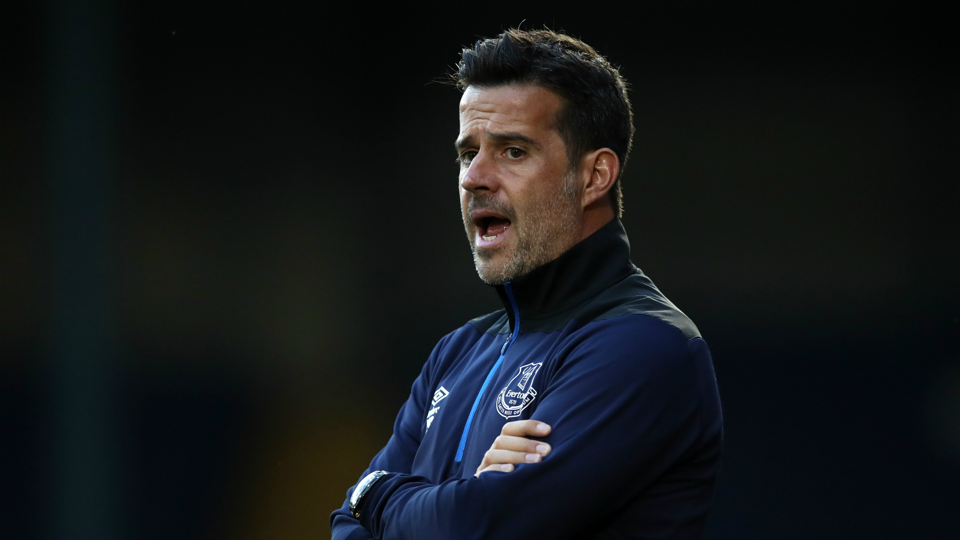 却反映出佐 却反映出佐